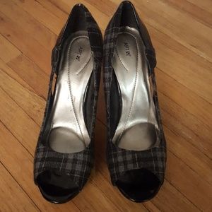Apt9 plaid heels